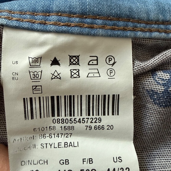 Brax Jean Shorts - Feel Good Collection - Size 44 - Picture 4 of 4